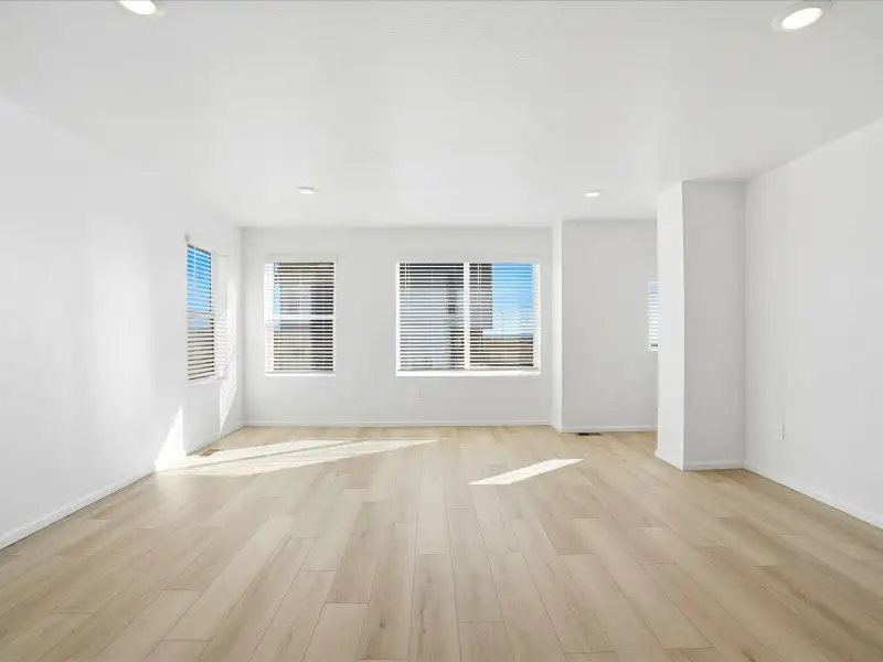 Spacious, unfurnished interior of a new home in Three Hills, Morrison (Image 14).