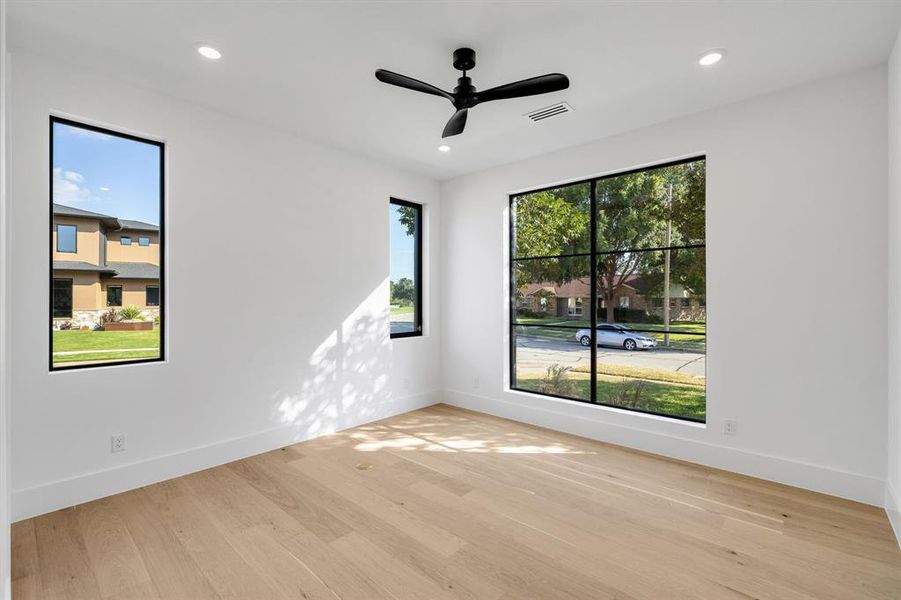Spacious, unfurnished interior of a new home in , Farmers Branch (Image 32).