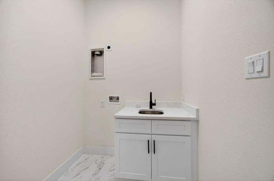 Close-up of interior finishes inside a home in , Fort Worth (Image 20).