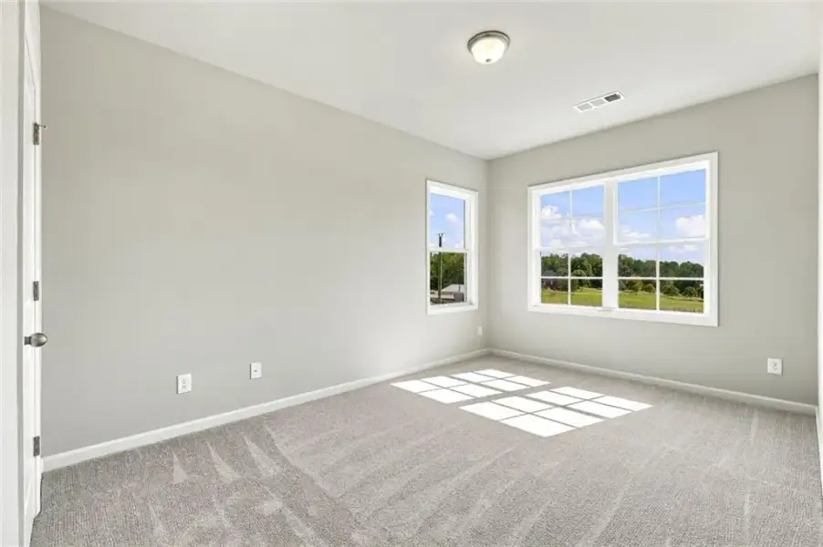 Spacious, unfurnished interior of a new home in , Gainesville (Image 19).