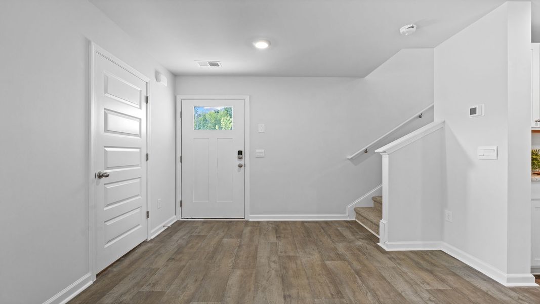 Spacious, unfurnished interior of a new home in Rice Hope, Port Wentworth (Image 18).