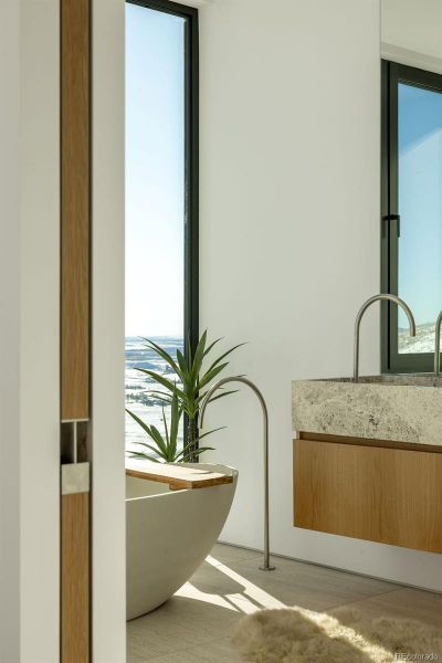 Image 29 of a home in .