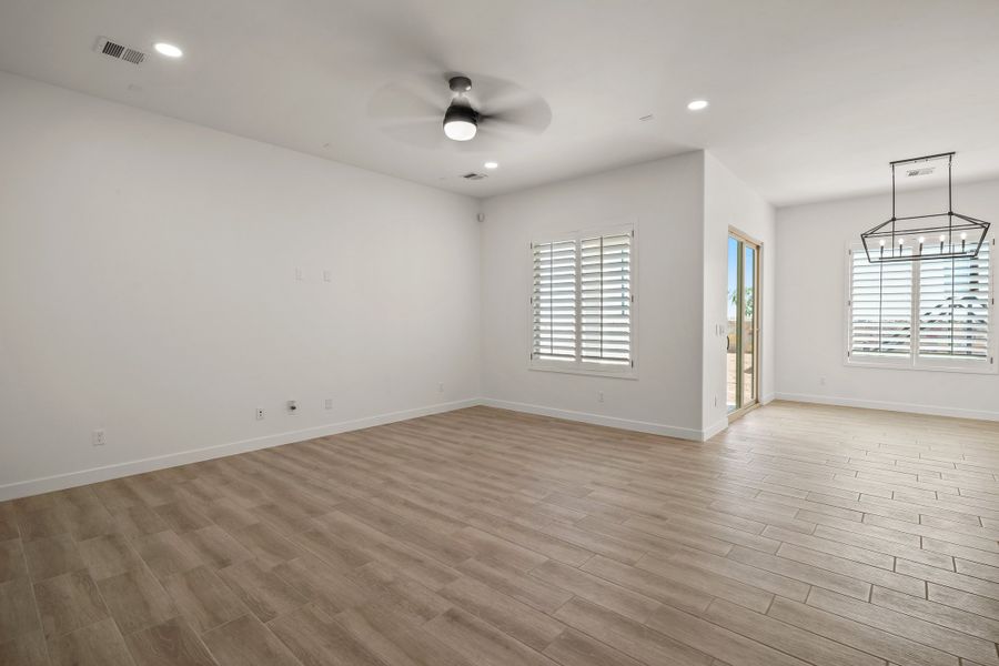 Spacious, unfurnished interior of a new home in Tierra Del Este 90, El Paso (Image 31).