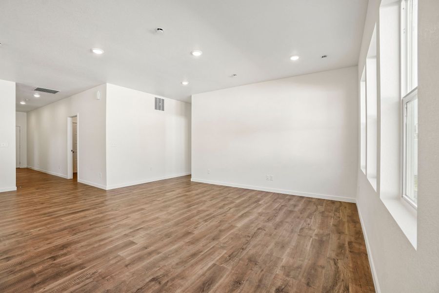 Spacious, unfurnished interior of a new home in Union Colony West, Greeley (Image 47).