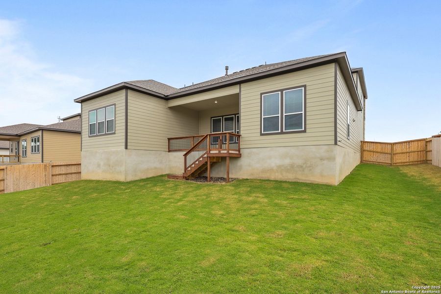 Exterior details and patio area of a home in Homestead, Schertz (Image 22).