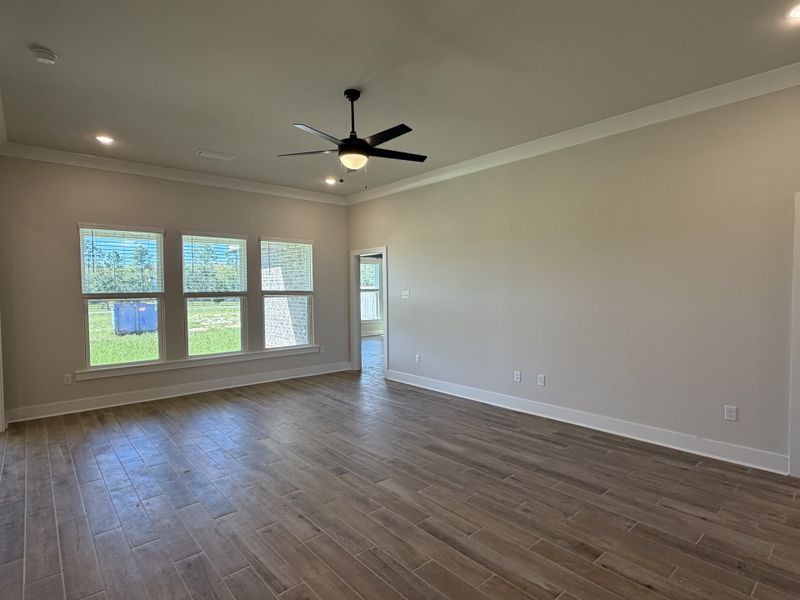 Spacious, unfurnished interior of a new home in Natureview, Freeport (Image 14).