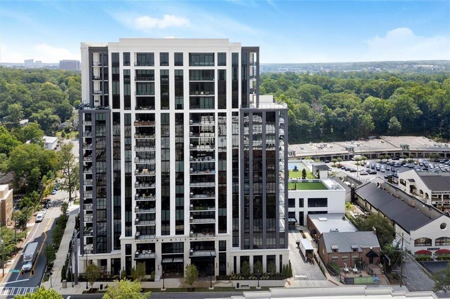 Condo located in Atlanta, GA showcasing its design and architecture (Image 4). Condo located in Atlanta, GA showcasing its design and architecture (Image 4).