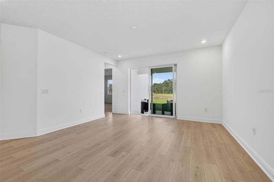 Spacious, unfurnished interior of a new home in Reserve at Hammock Oaks, Lady Lake (Image 17). Spacious, unfurnished interior of a new home in Reserve at Hammock Oaks, Lady Lake (Image 17).