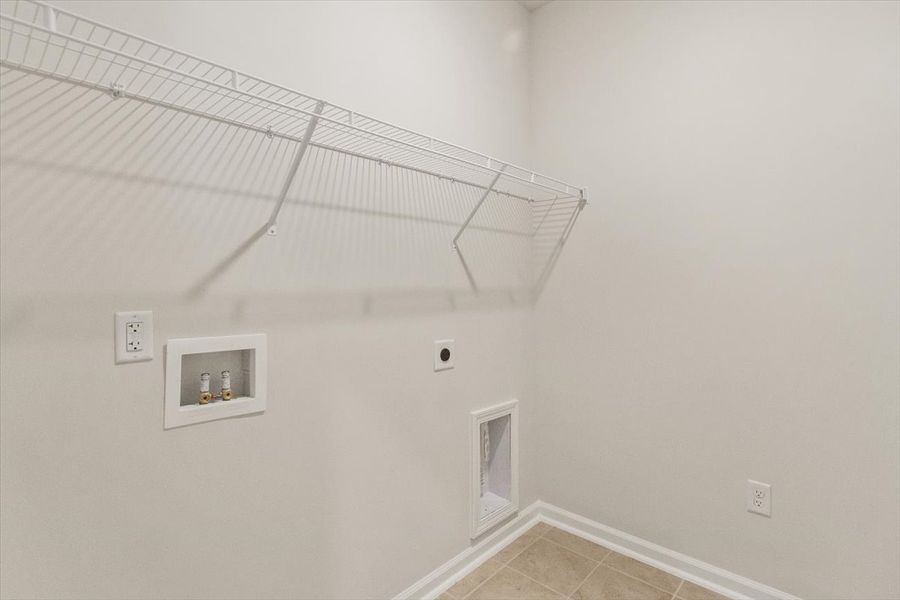 Spacious, unfurnished interior of a new home in Heritage Bay, Sumter (Image 13).