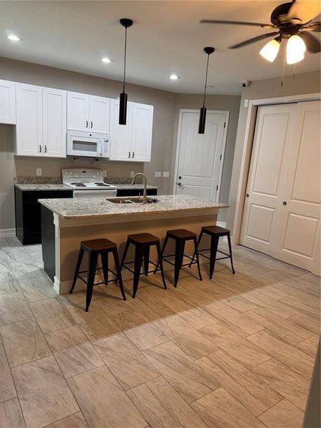 Furnished interior view inside a new home in , Orlando (Image 7).