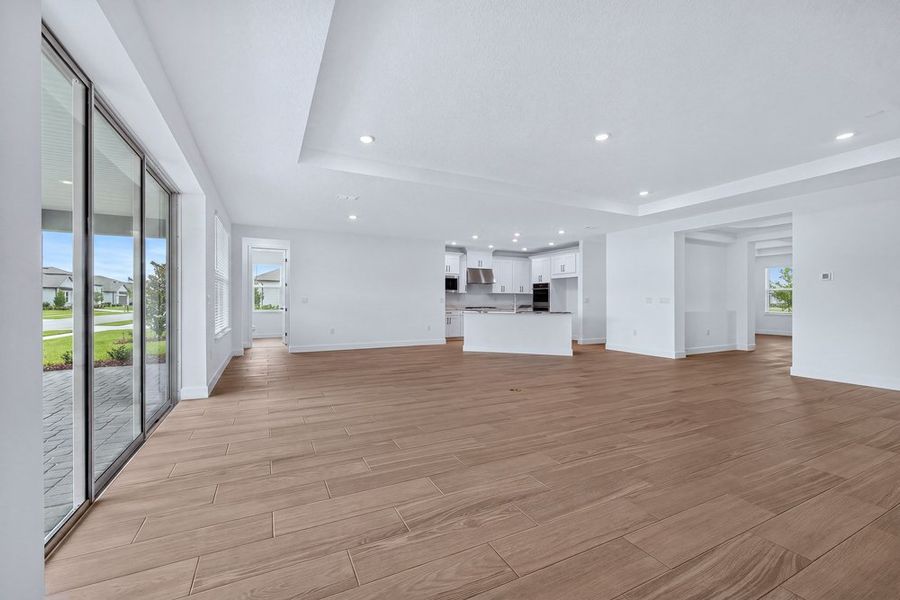 Spacious, unfurnished interior of a new home in Headwaters at Lofton Creek, Yulee (Image 24).