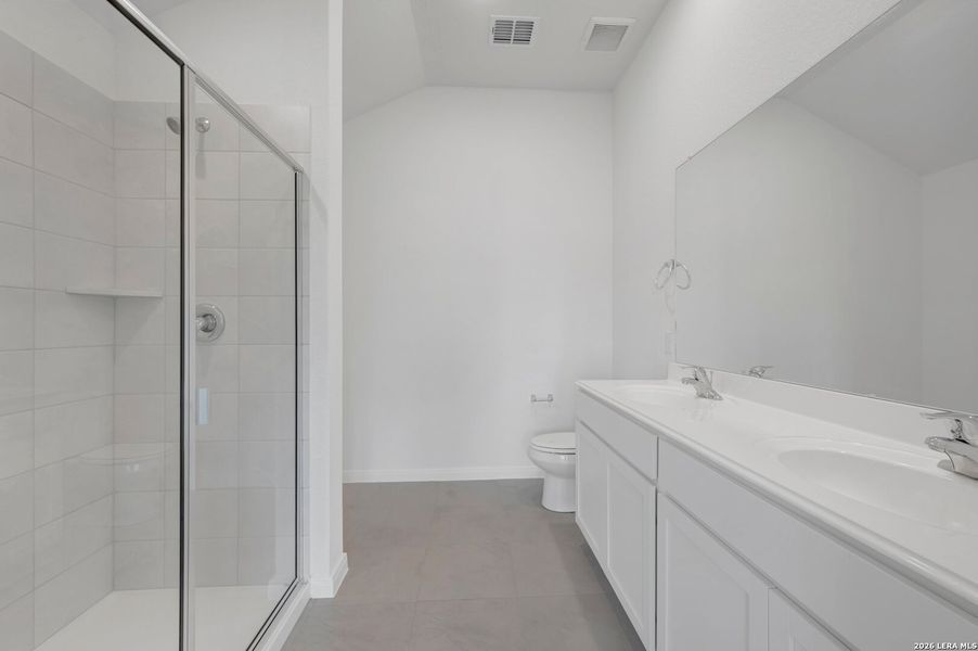 Furnished interior view inside a new home in Park Place, New Braunfels (Image 14).