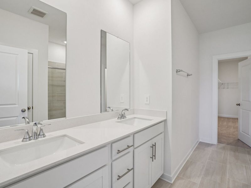 Furnished interior view inside a new home in Bear Springs, Columbia (Image 5).