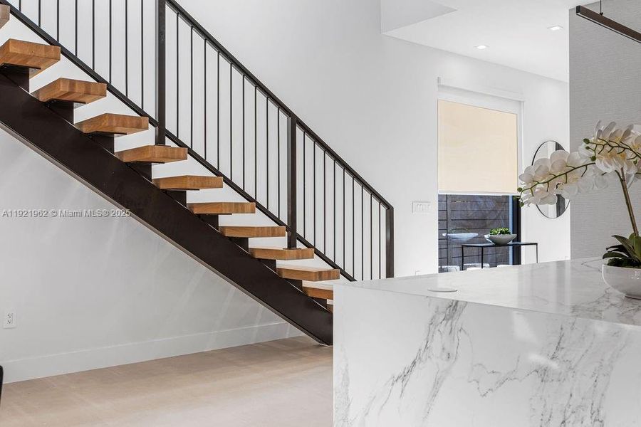 Spacious, unfurnished interior of a new home in , Fort Lauderdale (Image 90).