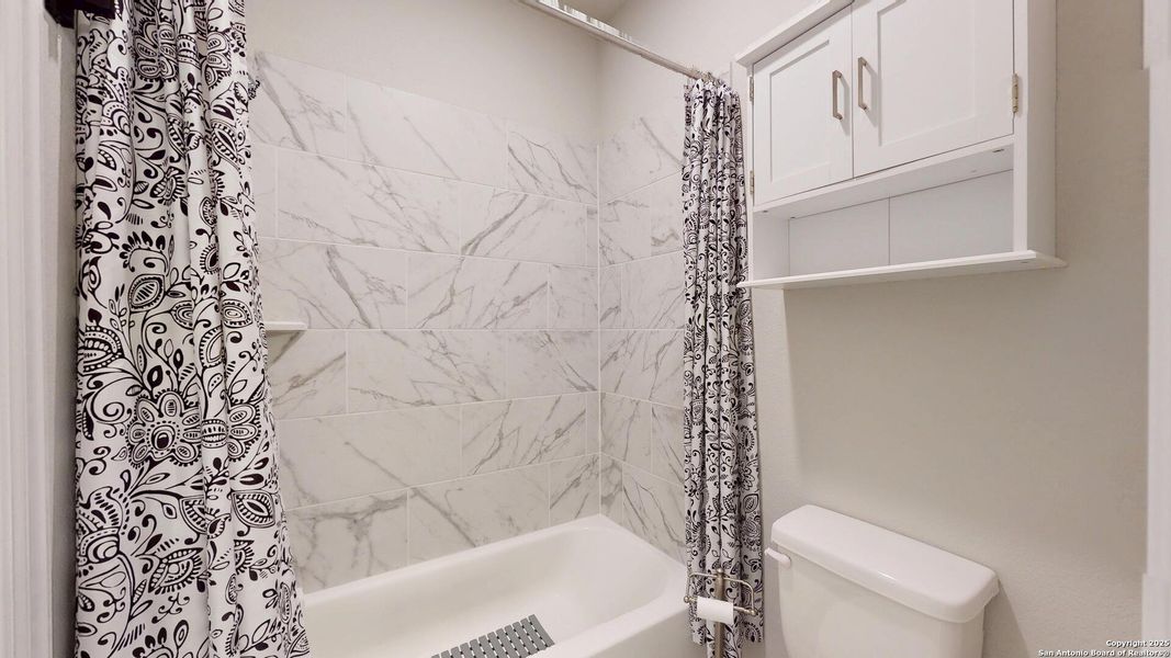 Furnished interior view inside a new home in Weston Oaks 55', San Antonio (Image 54).