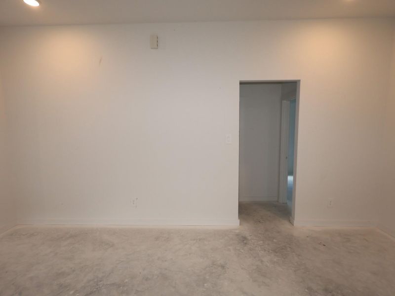 Spacious, unfurnished interior of a new home in Pinewood at Grand Texas, New Caney (Image 10).