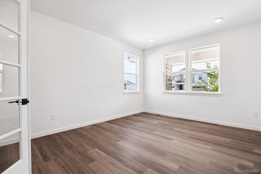 Spacious, unfurnished interior of a new home in , Brighton (Image 15).