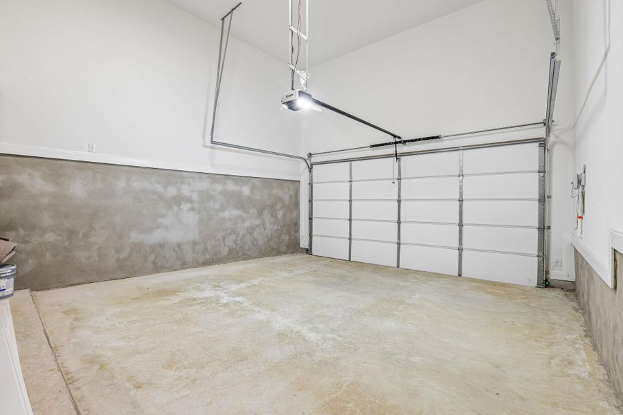 Spacious, unfurnished interior of a new home in 6 Creeks, Kyle (Image 13). Spacious, unfurnished interior of a new home in 6 Creeks, Kyle (Image 13).