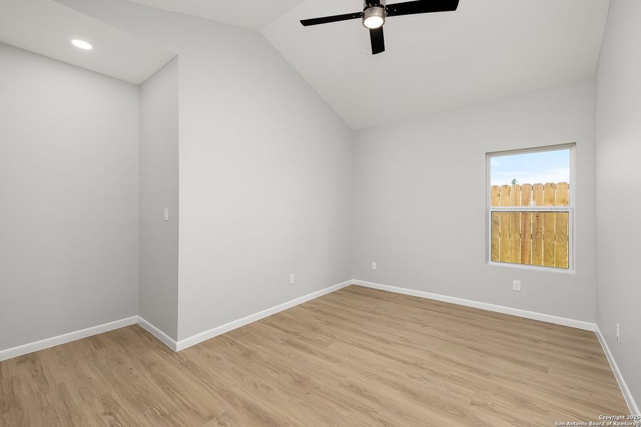 Spacious, unfurnished interior of a new home in , Weslaco (Image 22).