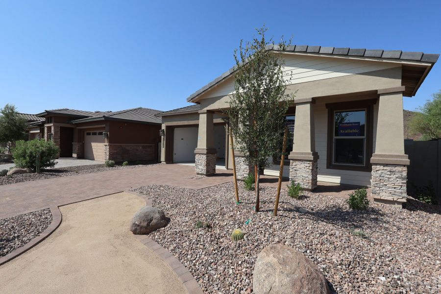 Exterior details and patio area of a home in Ascent at Northpointe at Vistancia, Peoria (Image 17).