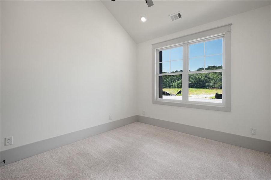 Spacious, unfurnished interior of a new home in , Jasper (Image 15).