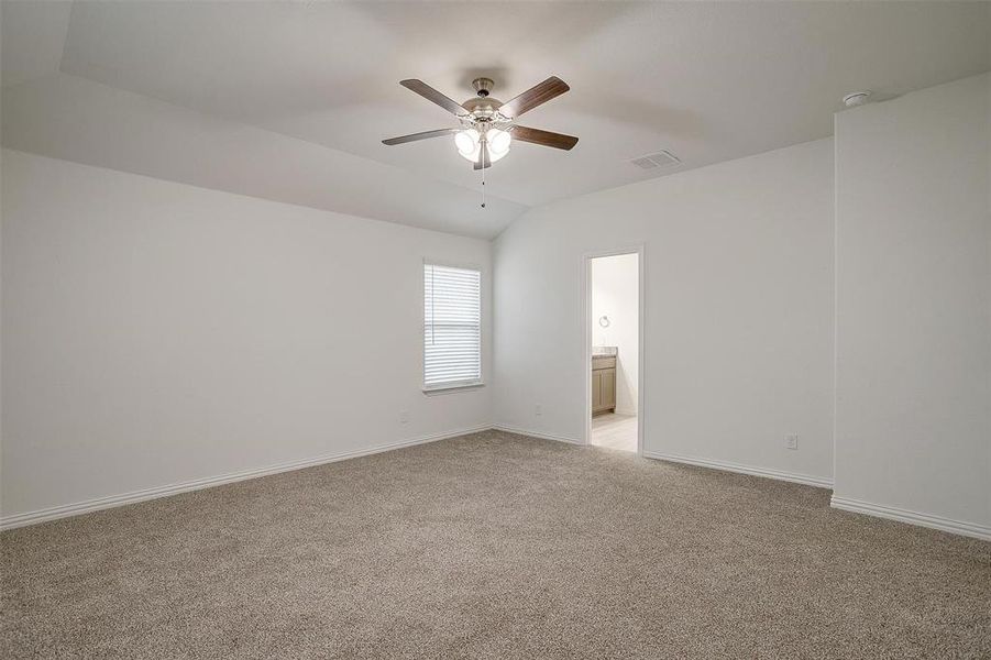 Spacious, unfurnished interior of a new home in , Joshua (Image 16).