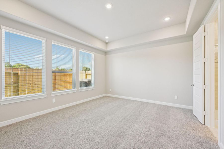 Spacious, unfurnished interior of a new home in Kemah Crossing - Luxe Series, Kemah (Image 44).