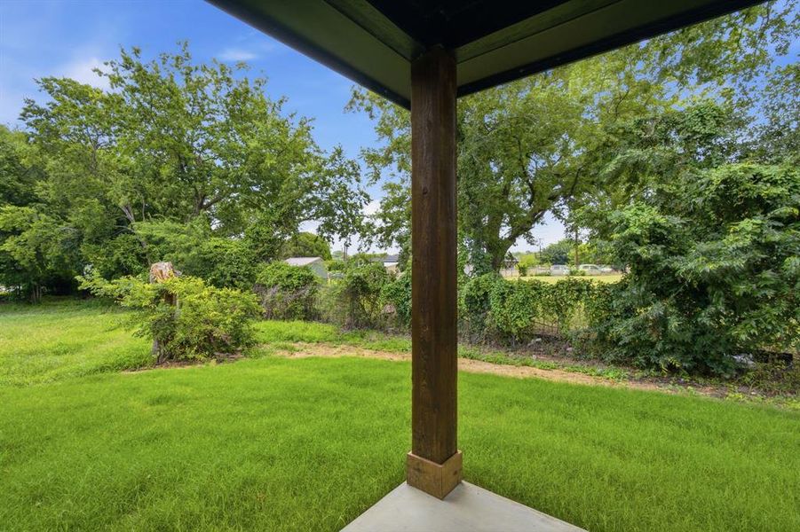 Exterior details and patio area of a home in , Ennis (Image 3).