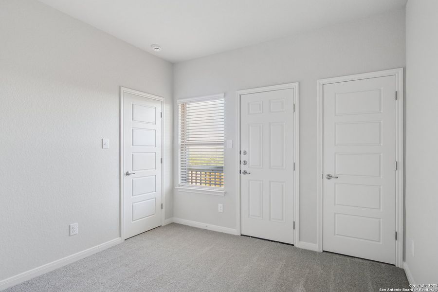 Spacious, unfurnished interior of a new home in Magnolia Village North, San Antonio (Image 29).