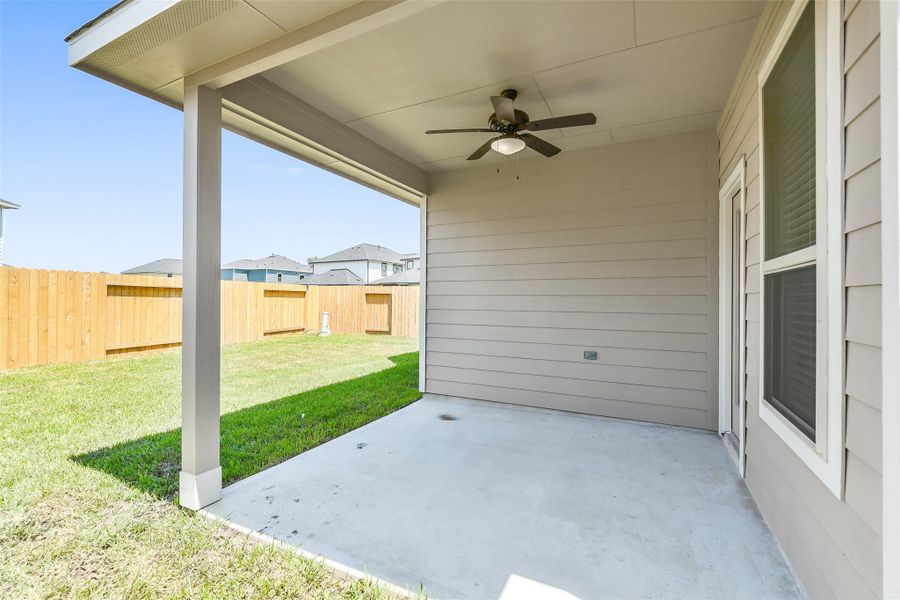 Front exterior of a new home in Anderson Lakes, Houston, TX, highlighting curb appeal (Image 26). Front exterior of a new home in Anderson Lakes, Houston, TX, highlighting curb appeal (Image 26).