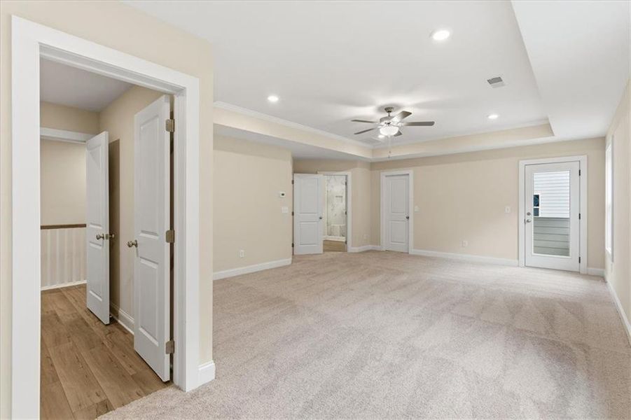 Spacious, unfurnished interior of a new home in , Dallas (Image 35).