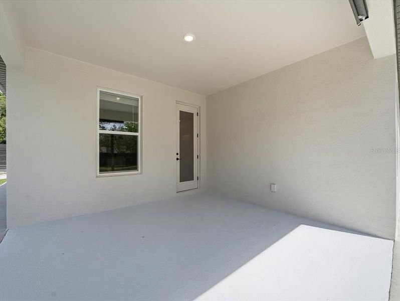 Exterior details and patio area of a home in , Spring Hill (Image 28).