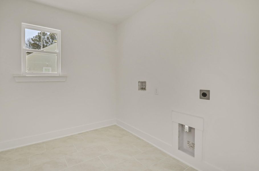Spacious, unfurnished interior of a new home in Clubside Reserve at Summerlake, Lexington (Image 48).