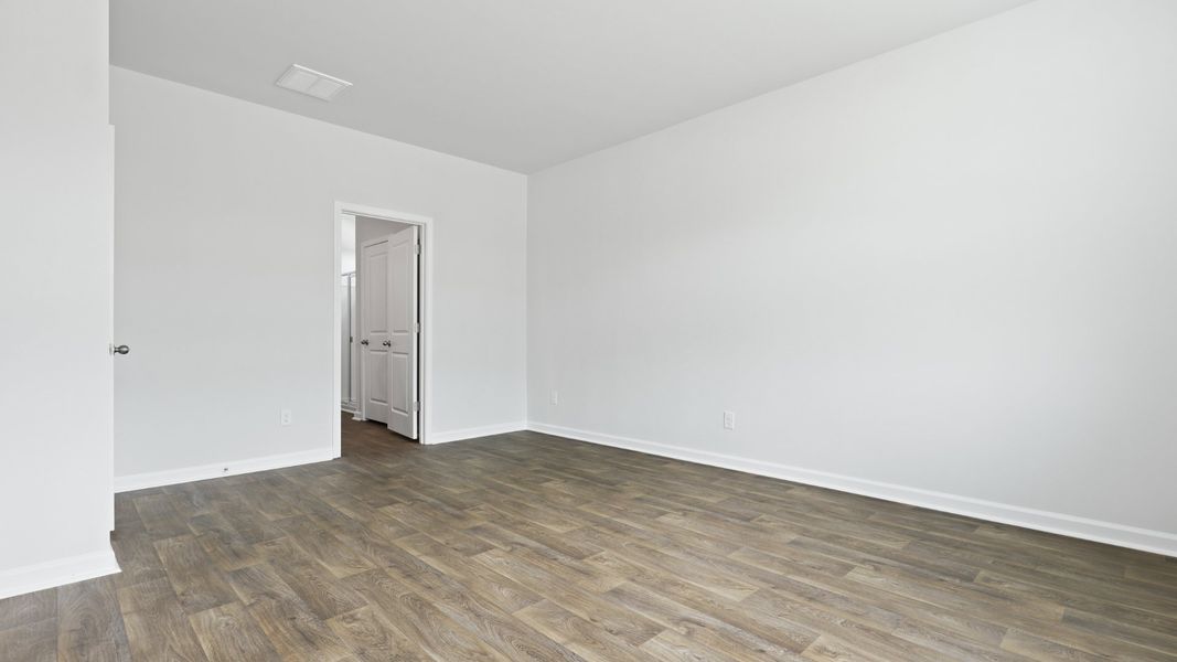Representative unfurnished interior of a home built from the DARBY-EXP by D.R. Horton in Hillcrest, Ravenel (Image 32).