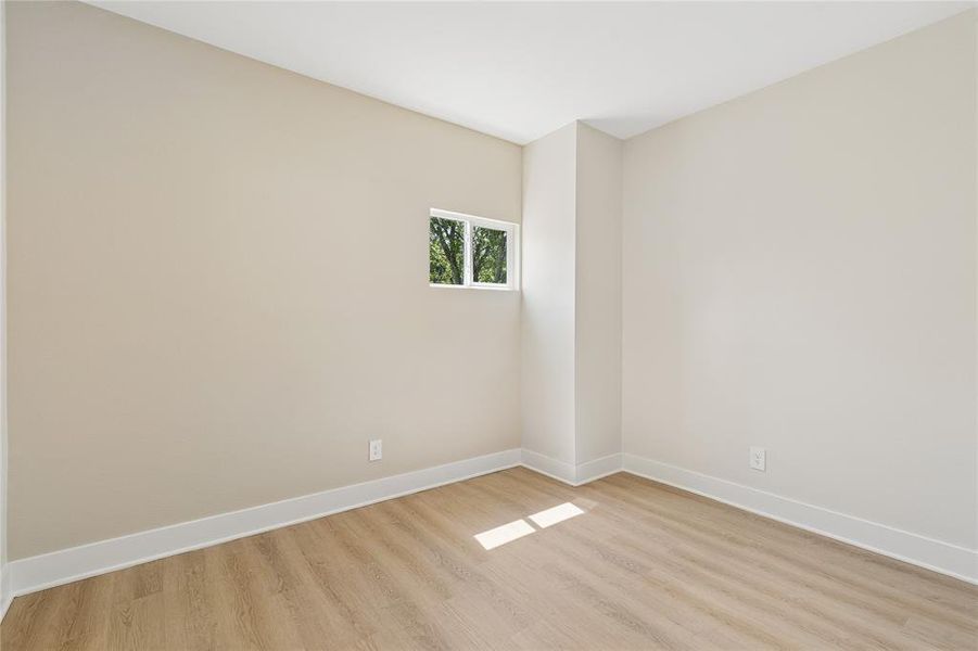 Spacious, unfurnished interior of a new home in , Fort Worth (Image 25).