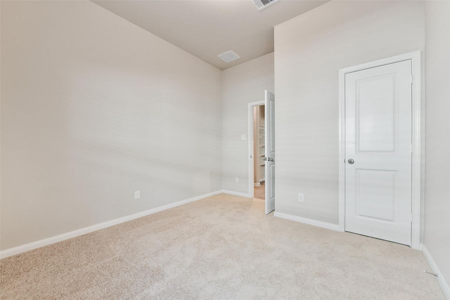 Spacious, unfurnished interior of a new home in King Oaks Village, Baytown (Image 28).