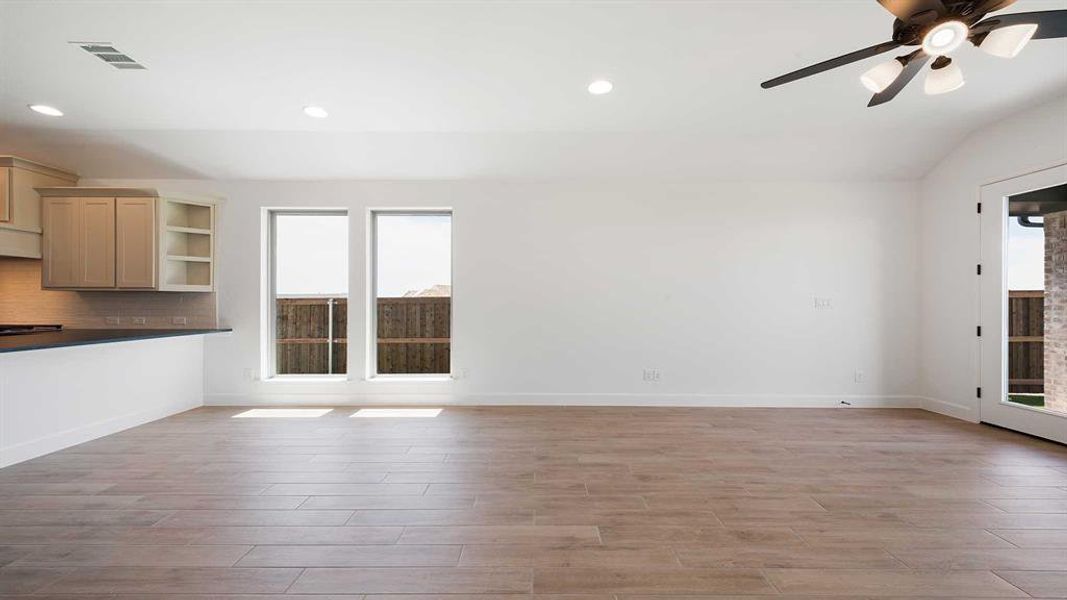 Spacious, unfurnished interior of a new home in Meraki, Forney (Image 13).