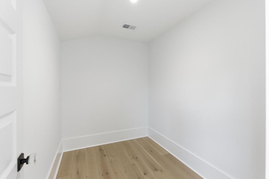 Spacious, unfurnished interior of a new home in , Mount Pleasant (Image 42).