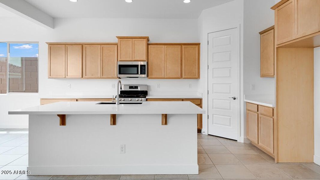 hj-az-phx-allen-ranches-expedition-adela hj-az-phx-allen-ranches-expedition-adela