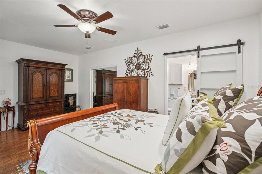 Furnished interior view inside a new home in , St. Petersburg (Image 27).