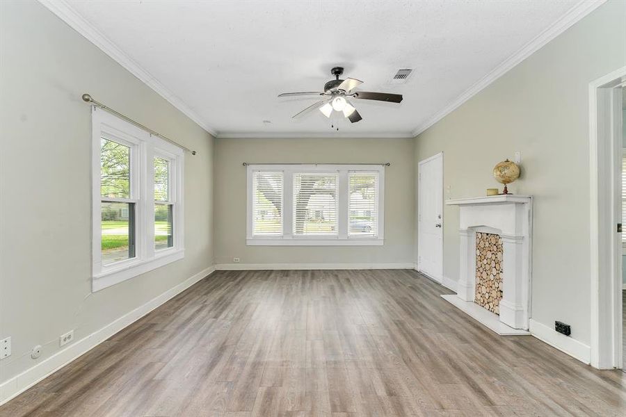 Spacious, unfurnished interior of a new home in , Cleburne (Image 8).