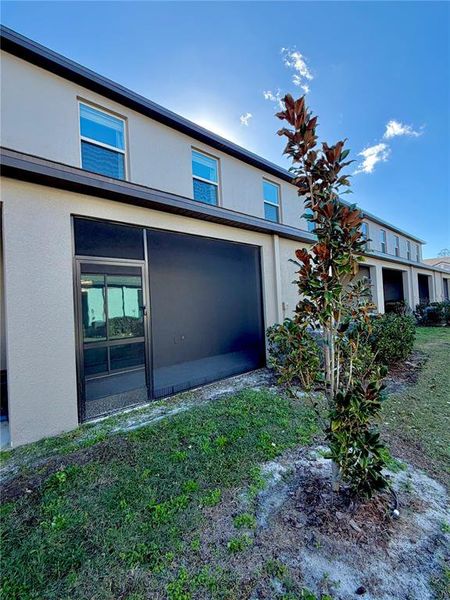 Exterior details and patio area of a home in , New Port Richey (Image 4).
