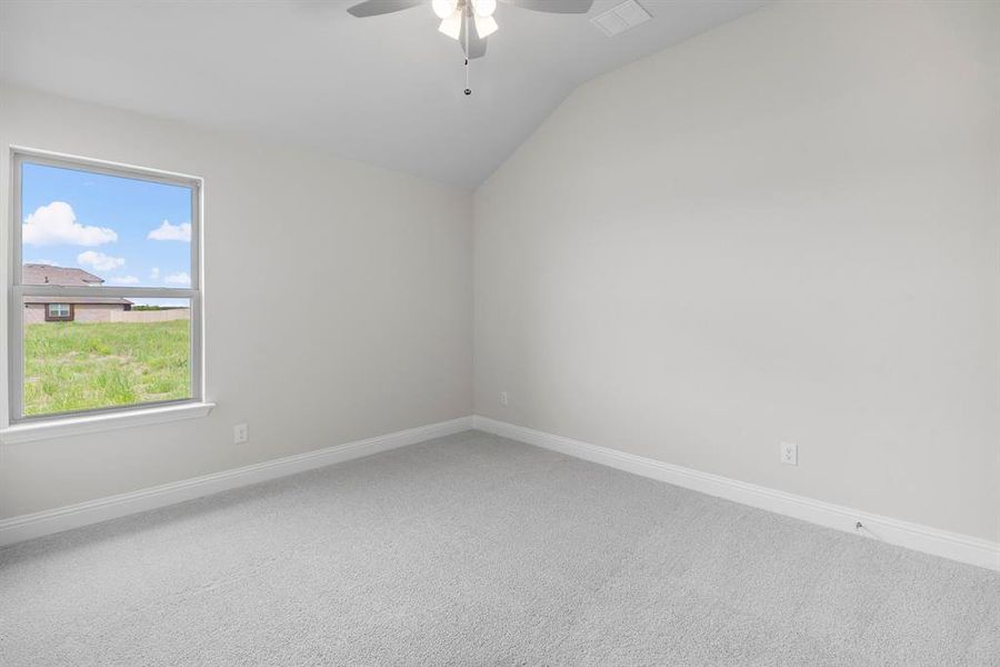 Spacious, unfurnished interior of a new home in Fox Landing, Caddo Mills (Image 27).