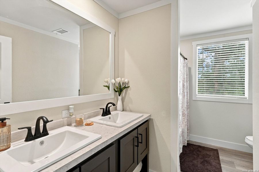 Furnished interior view inside a new home in , La Vernia (Image 25).