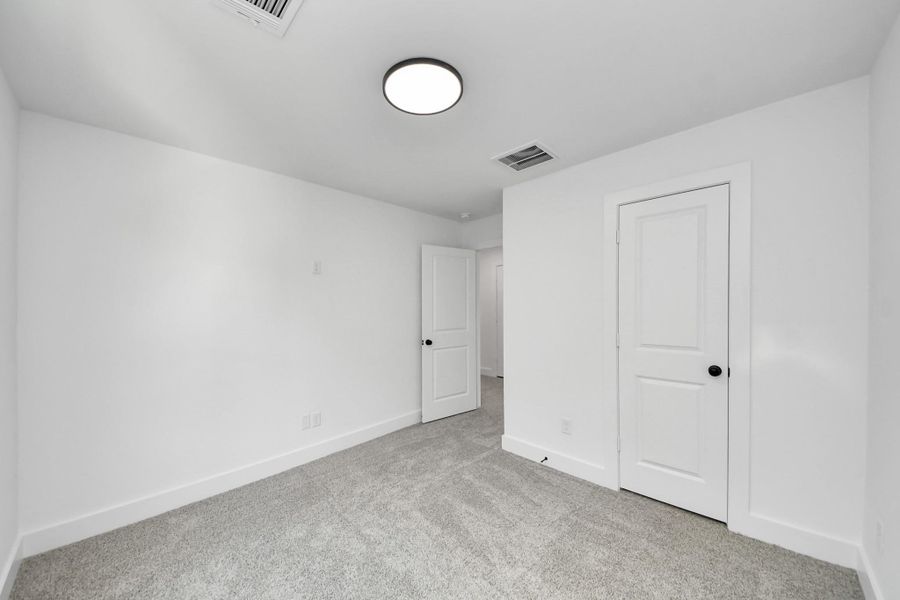 Spacious, unfurnished interior of a new home in , Huffman (Image 18).