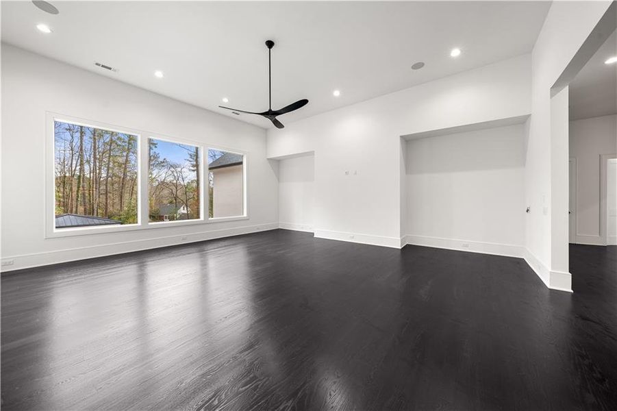 Spacious, unfurnished interior of a new home in , Sandy Springs (Image 76).