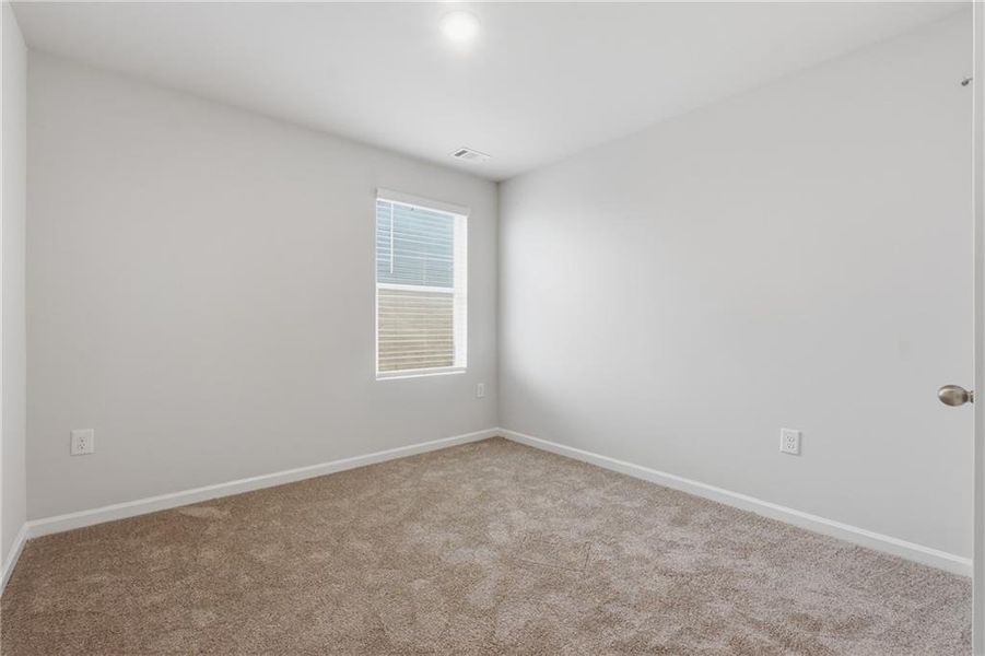 Spacious, unfurnished interior of a new home in Moss Creek, Hogansville (Image 16).