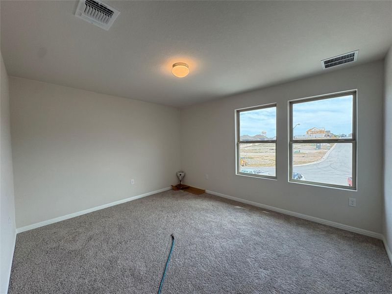Spacious, unfurnished interior of a new home in Covered Bridge, Hutto (Image 33).