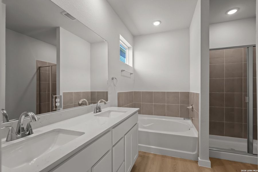 Furnished interior view inside a new home in Cinco Lakes, San Antonio (Image 4).