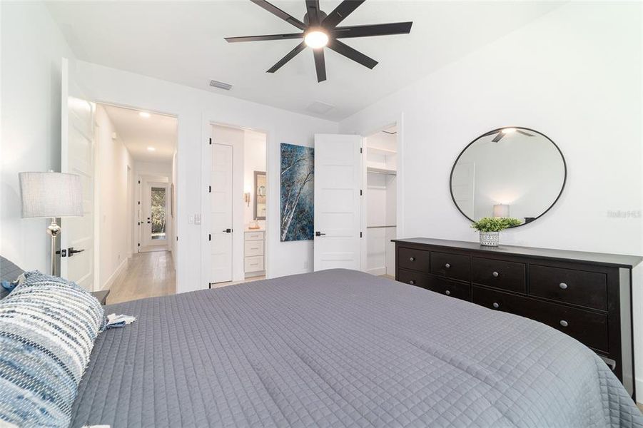 Furnished interior view inside a new home in , Belleview (Image 68).